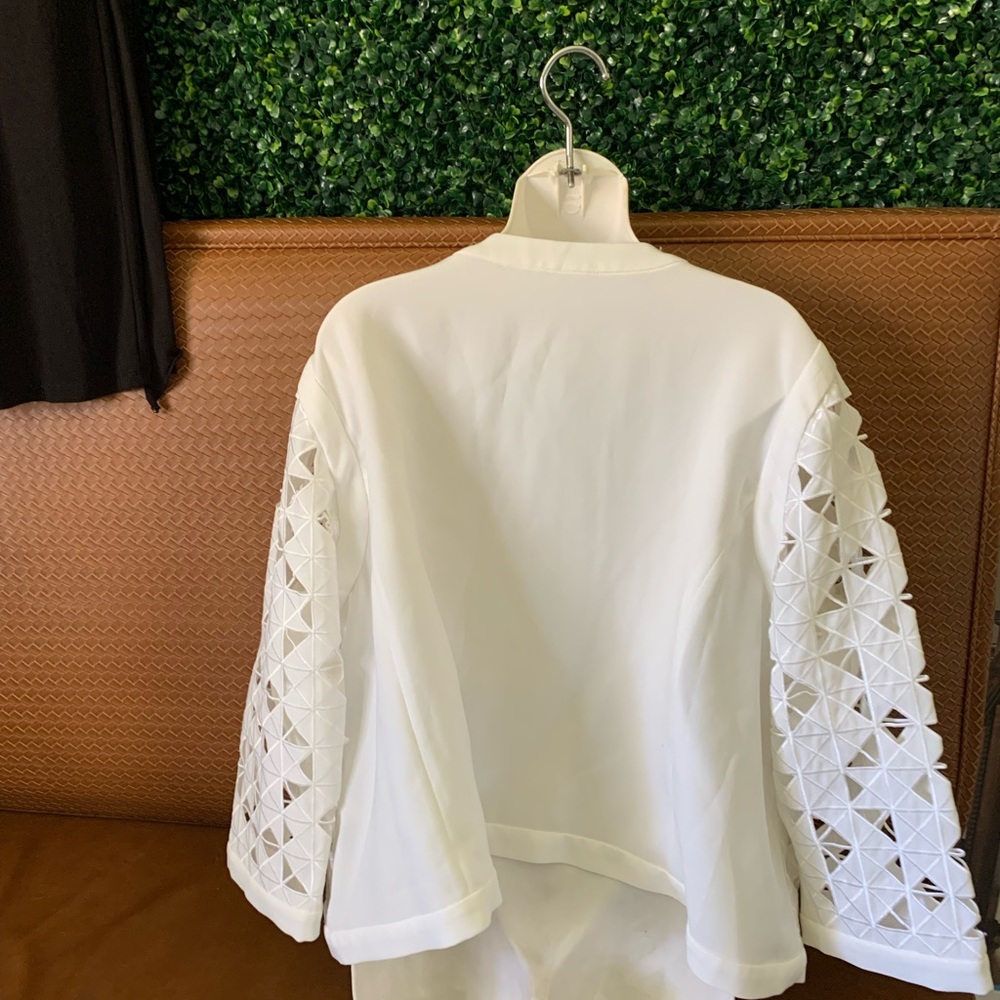 Beautiful Polyester White Lace Jacket - image 4